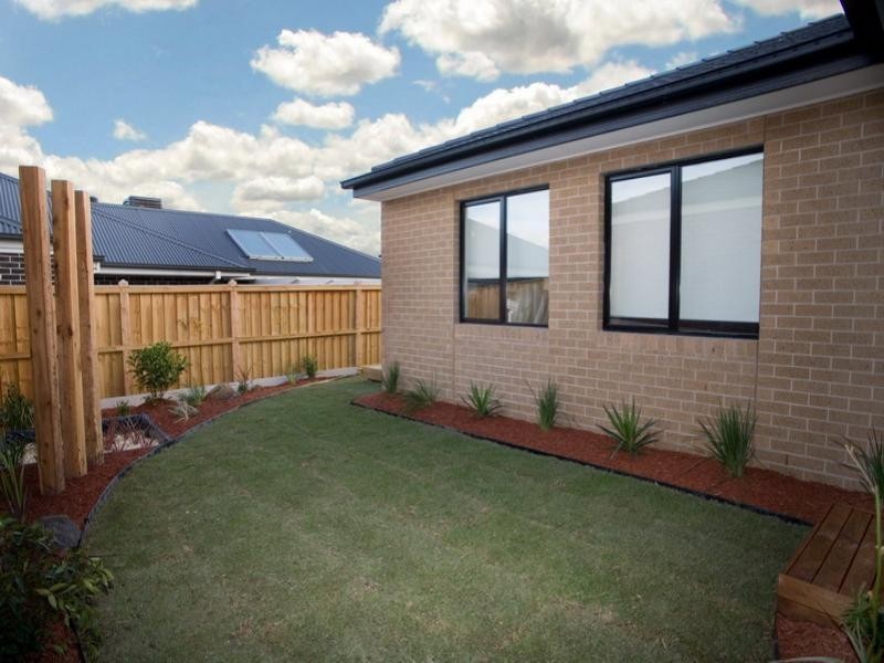8 Creeds Farm Lane, Epping VIC 3076
