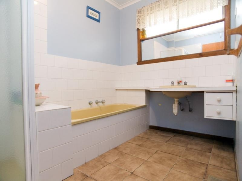 56 Oxford Drive, Thomastown VIC 3074