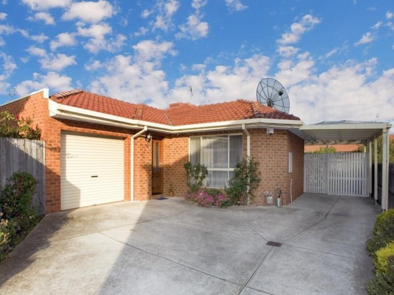 2/2B Woolnough Drive, Mill Park VIC 3082