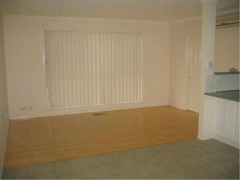 4/35 Rokewood Crescent, Meadow Heights VIC 3048