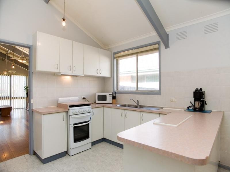 9 Lee Street, Craigieburn VIC 3064