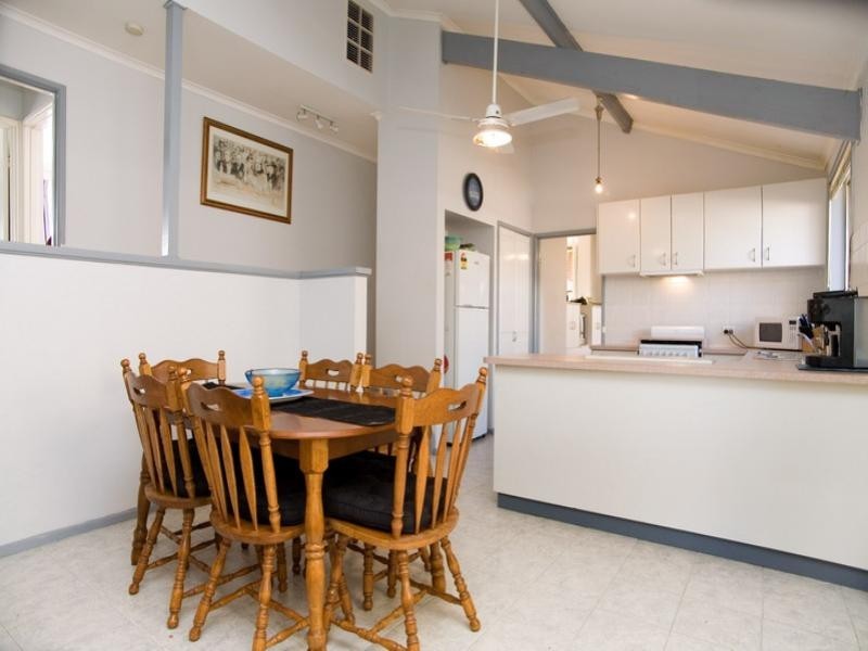 9 Lee Street, Craigieburn VIC 3064