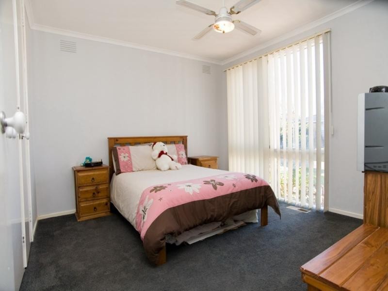 9 Lee Street, Craigieburn VIC 3064