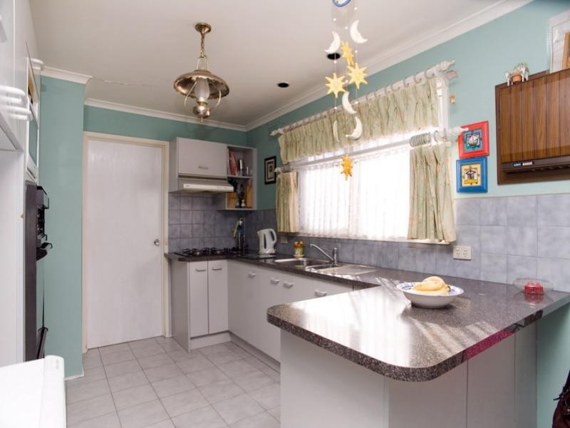 8 Kimberley Street, Lalor VIC 3075