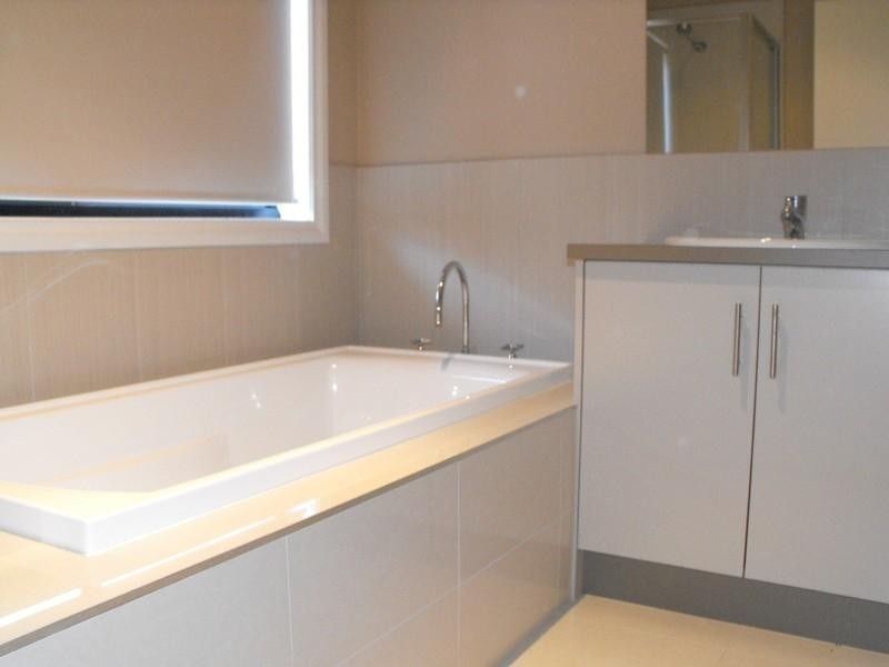 6 Embling Avenue, South Morang VIC 3752