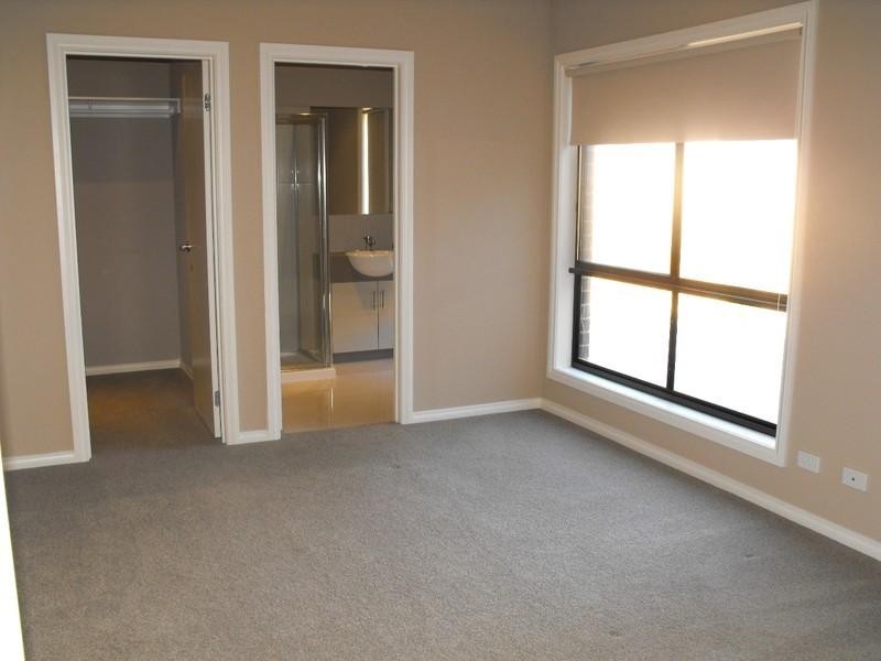 6 Embling Avenue, South Morang VIC 3752