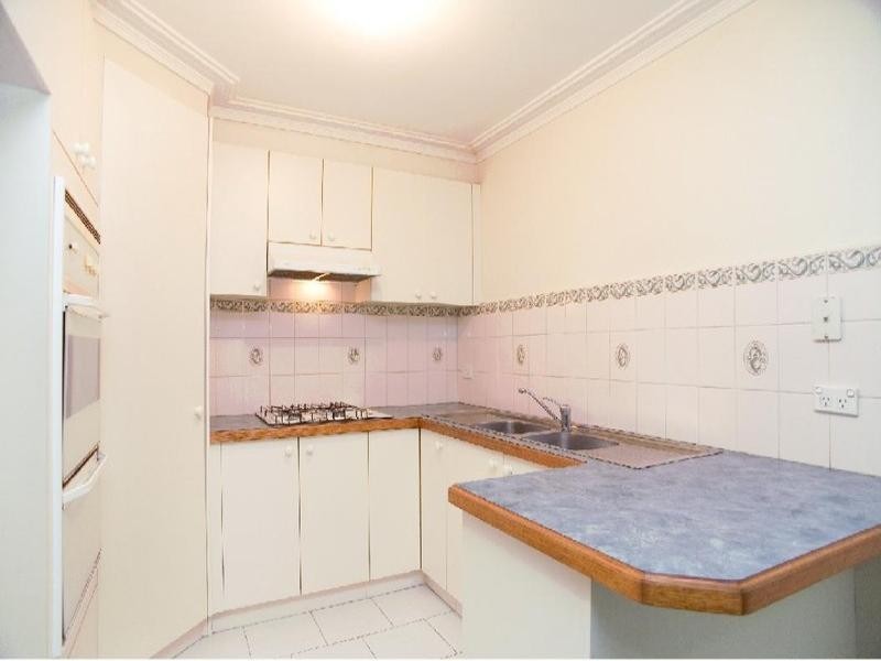 2/7 Paschke Crescent, Lalor VIC 3075