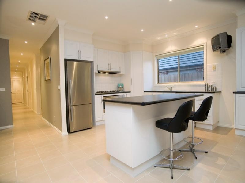 16 Toulouse Road, South Morang VIC 3752