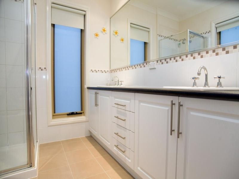 16 Toulouse Road, South Morang VIC 3752