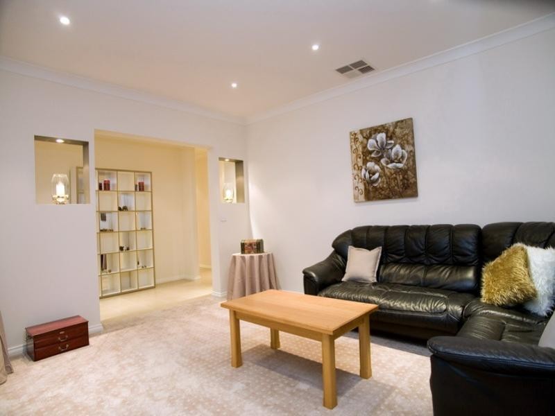 16 Toulouse Road, South Morang VIC 3752