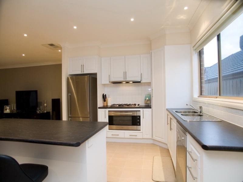 16 Toulouse Road, South Morang VIC 3752