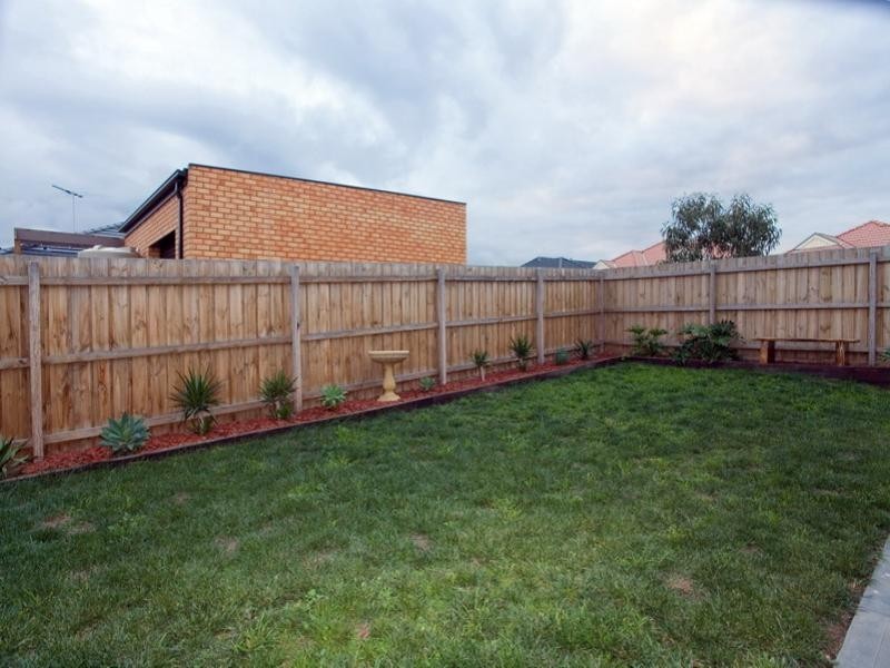 16 Toulouse Road, South Morang VIC 3752