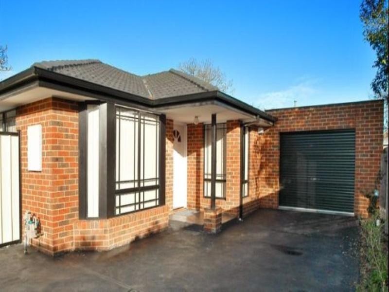 2/3 Enderly Avenue, Reservoir VIC 3073