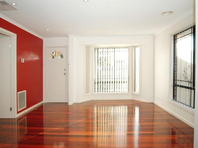 2/3 Enderly Avenue, Reservoir VIC 3073