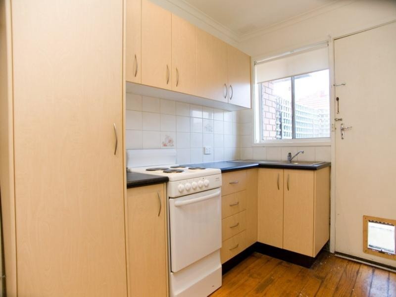 2/13 Crookston Road, Reservoir VIC 3073