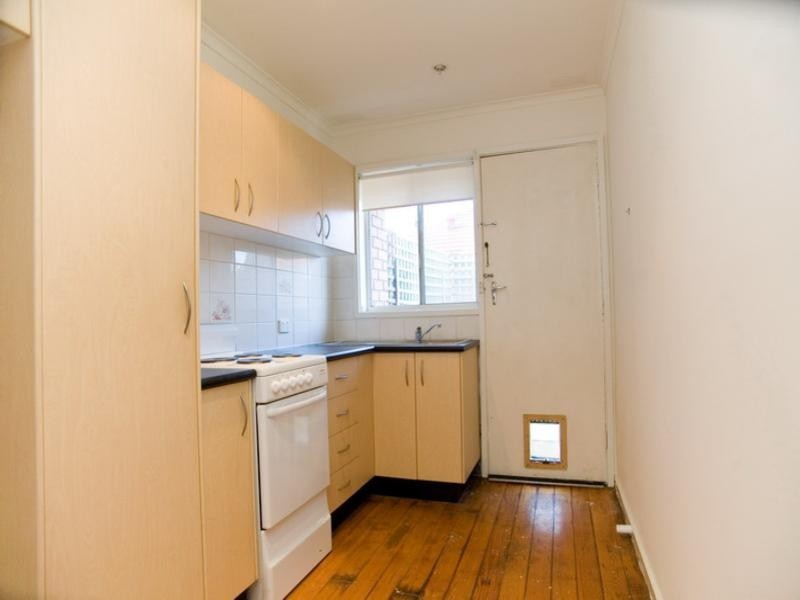 2/13 Crookston Road, Reservoir VIC 3073