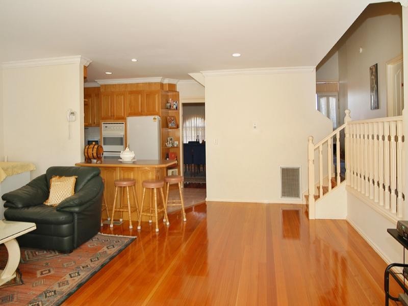 6 Grovedale Close, Thomastown VIC 3074