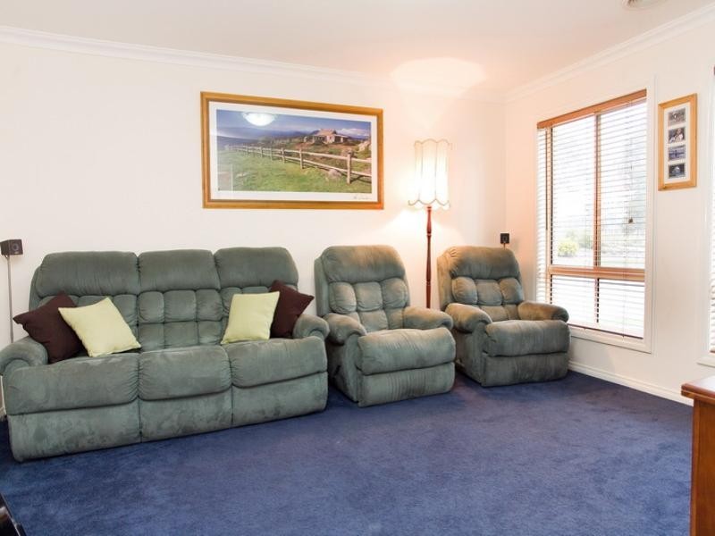 2 Parkside Views, South Morang VIC 3752
