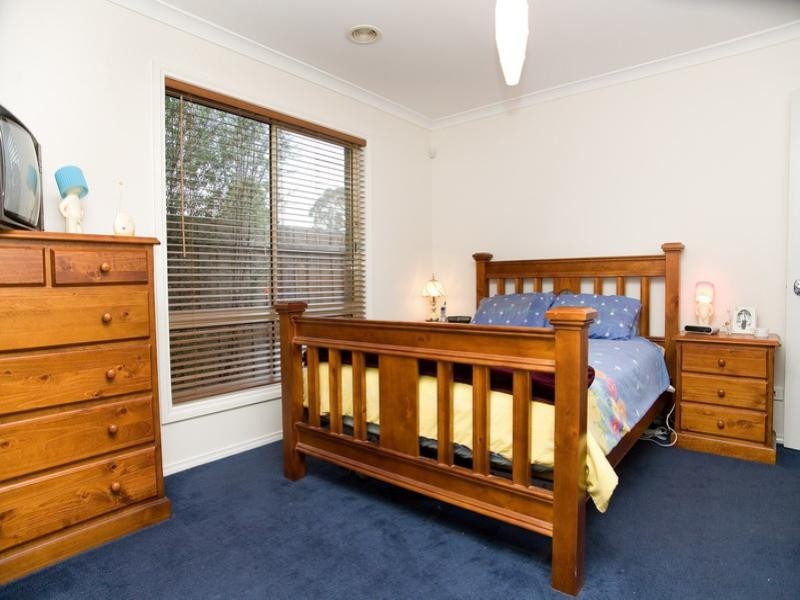 2 Parkside Views, South Morang VIC 3752