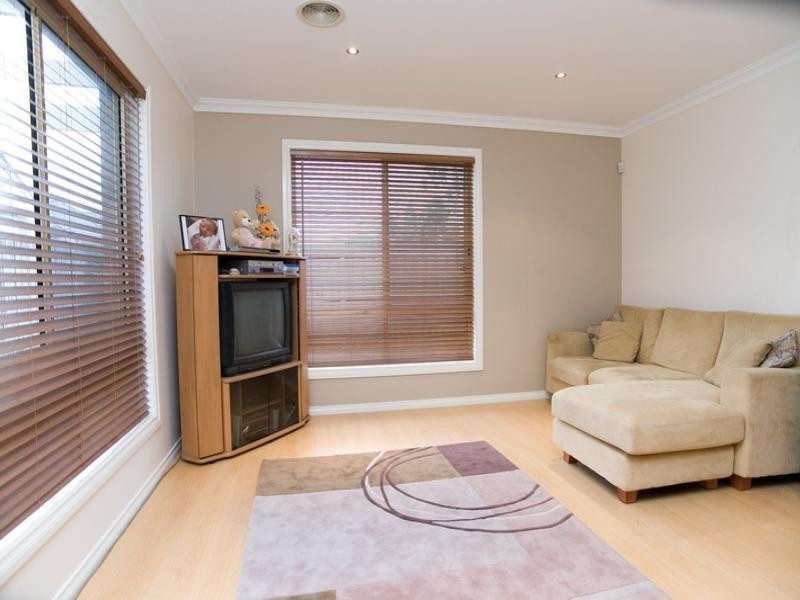 2 Parkside Views, South Morang VIC 3752