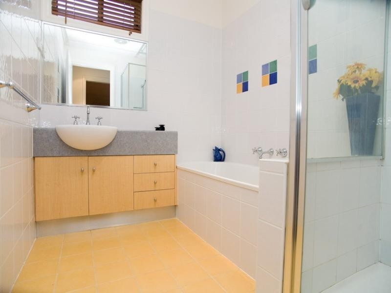 2 Parkside Views, South Morang VIC 3752