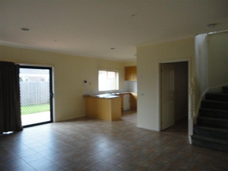 18 Gabriel Terrace, South Morang VIC 3752