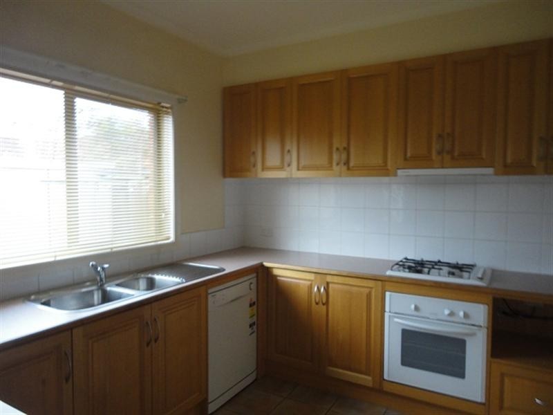 18 Gabriel Terrace, South Morang VIC 3752