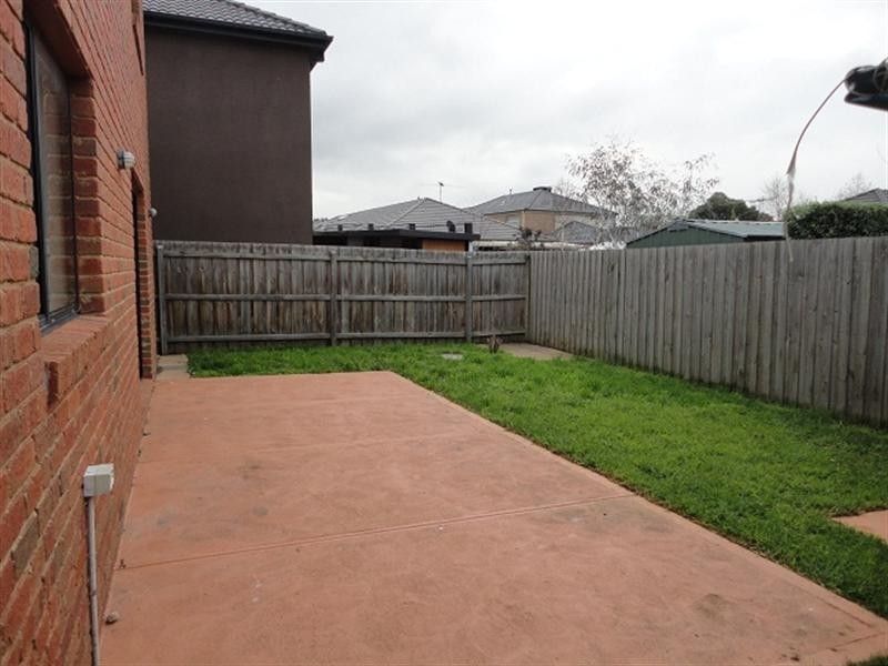 18 Gabriel Terrace, South Morang VIC 3752