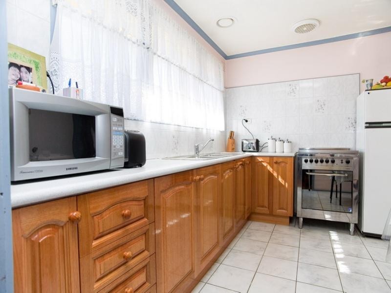 10 Cambridge Court, Thomastown VIC 3074