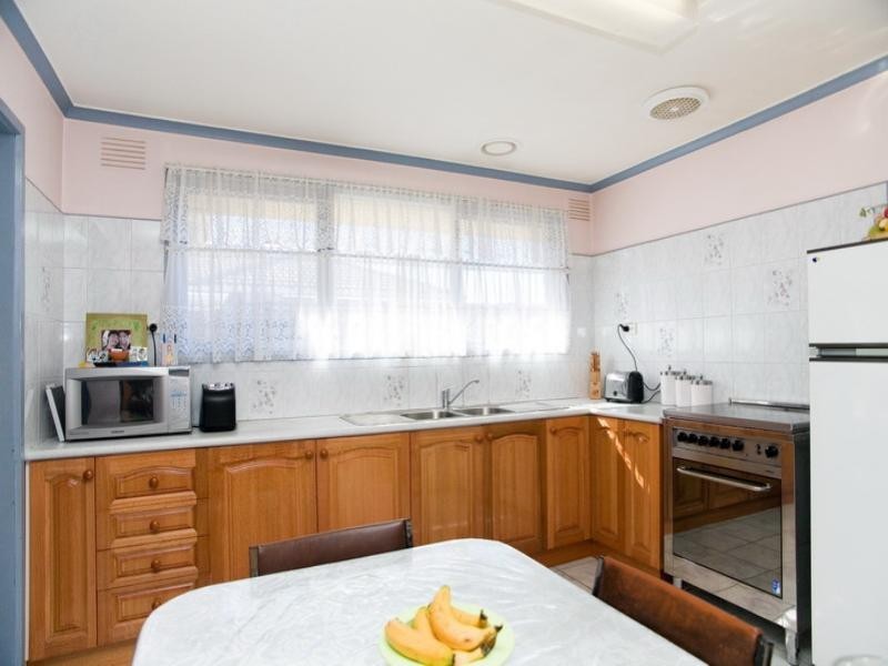 10 Cambridge Court, Thomastown VIC 3074