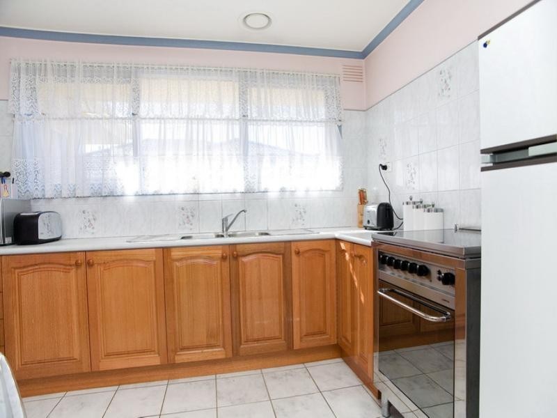 10 Cambridge Court, Thomastown VIC 3074