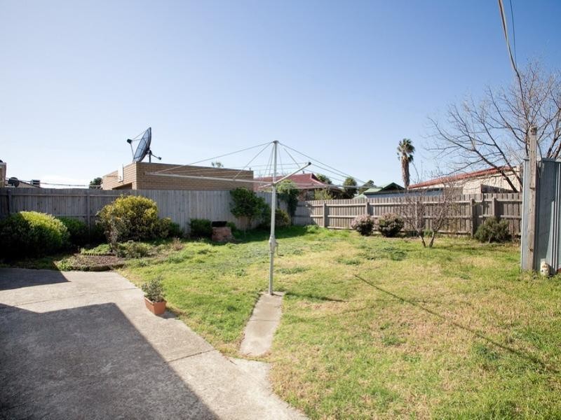 10 Cambridge Court, Thomastown VIC 3074