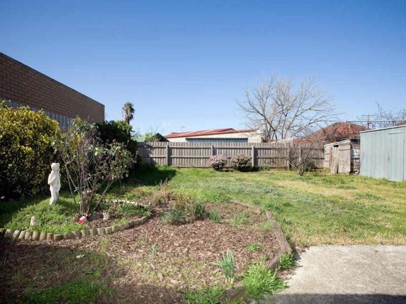 10 Cambridge Court, Thomastown VIC 3074