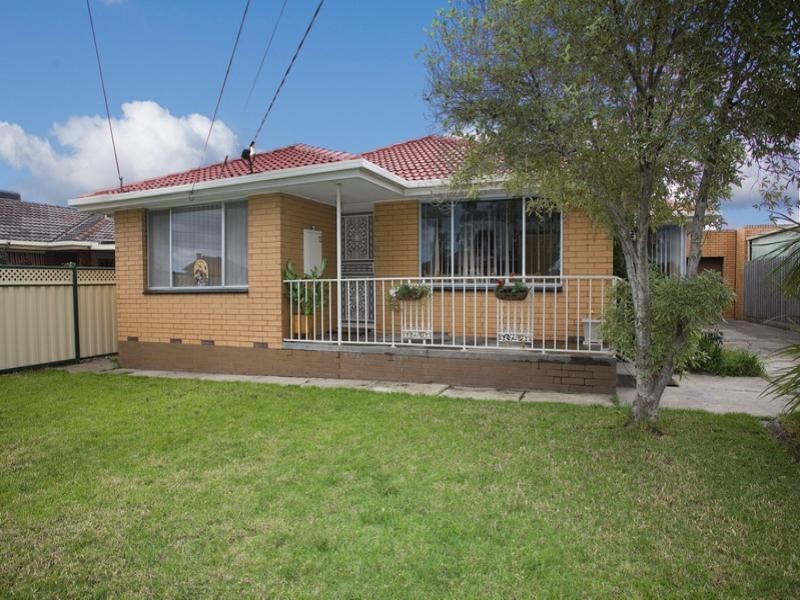 13 Winamurra Crescent, Thomastown VIC 3074