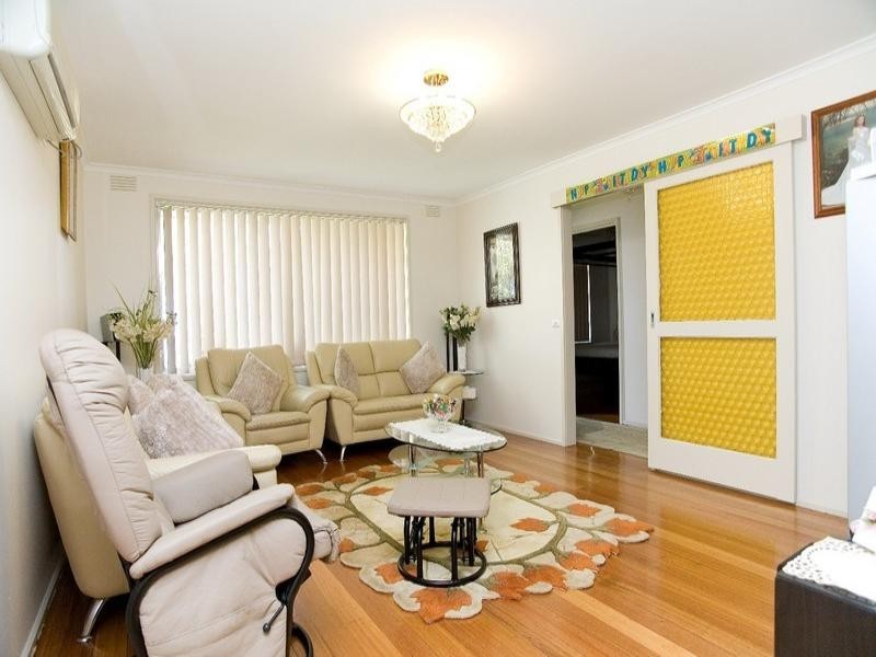 13 Winamurra Crescent, Thomastown VIC 3074