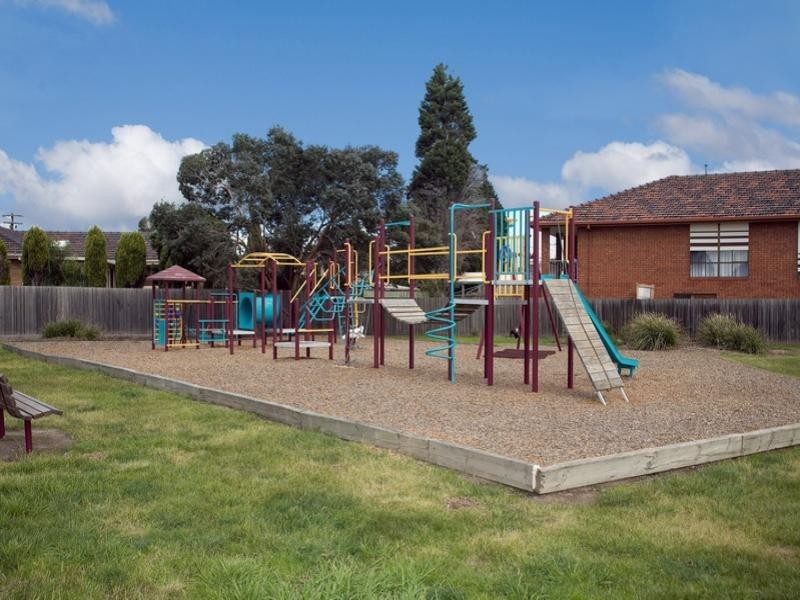 13 Winamurra Crescent, Thomastown VIC 3074