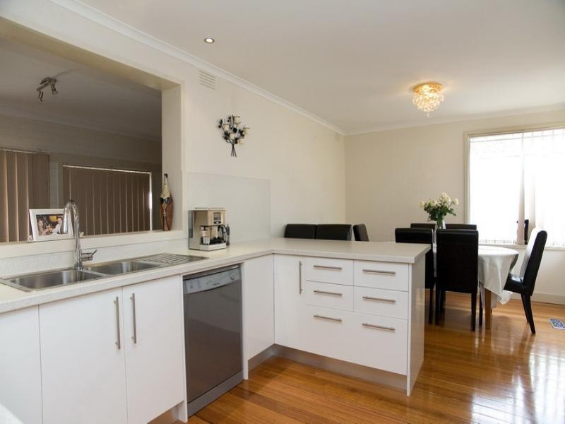 13 Winamurra Crescent, Thomastown VIC 3074