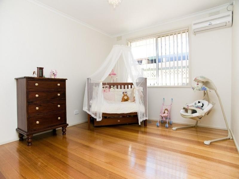13 Winamurra Crescent, Thomastown VIC 3074
