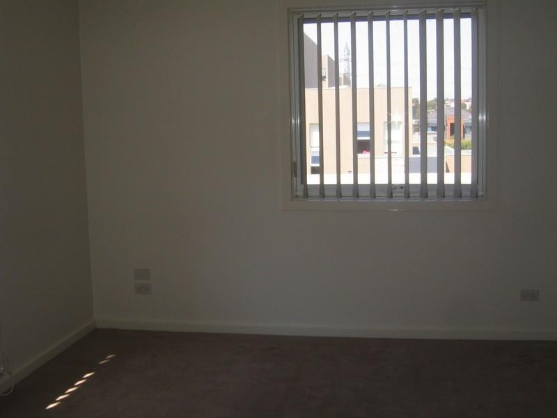 A9/26A Woiwurang Crescent, Coburg VIC 3058