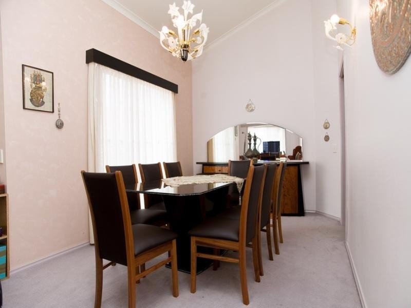 16 Portsmouth Place, Epping VIC 3076