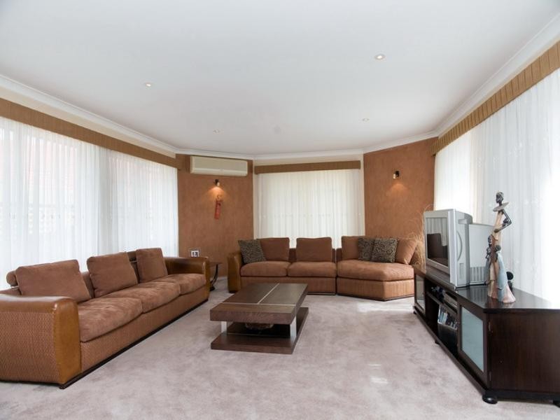 16 Portsmouth Place, Epping VIC 3076