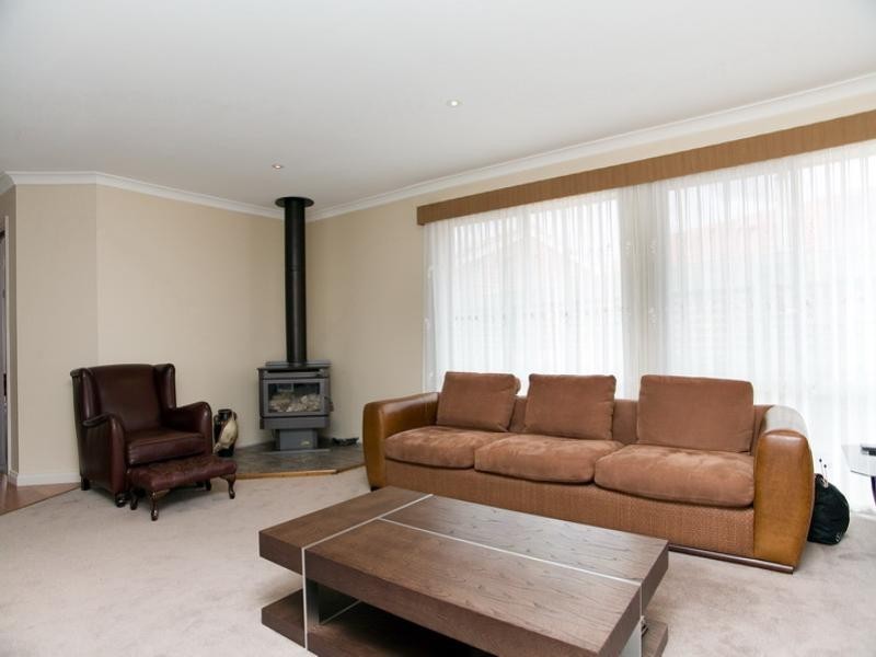 16 Portsmouth Place, Epping VIC 3076