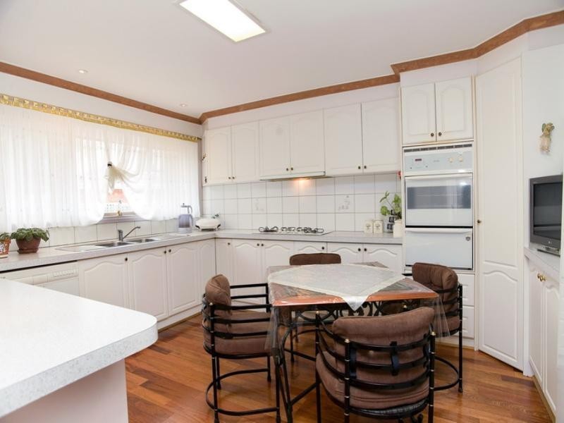 16 Portsmouth Place, Epping VIC 3076