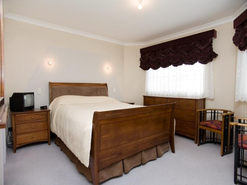 16 Portsmouth Place, Epping VIC 3076