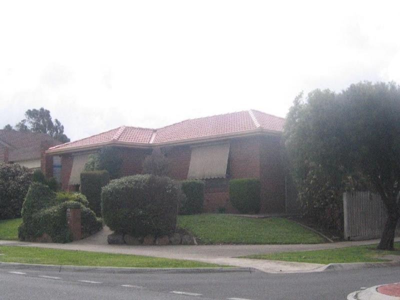 42 Centenary Drive, Mill Park VIC 3082