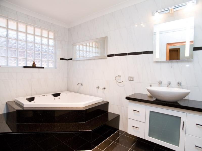 42 Sherwood Street, Thomastown VIC 3074