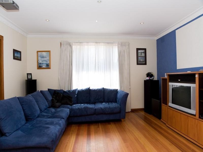 42 Sherwood Street, Thomastown VIC 3074