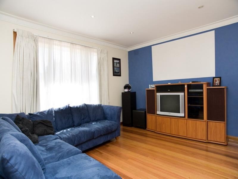 42 Sherwood Street, Thomastown VIC 3074