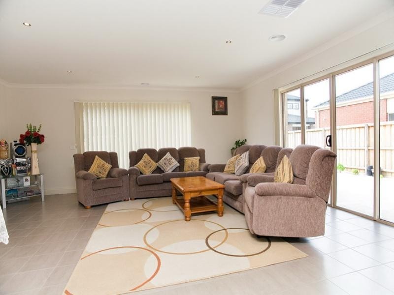 25 Chocolate Lily, Epping VIC 3076