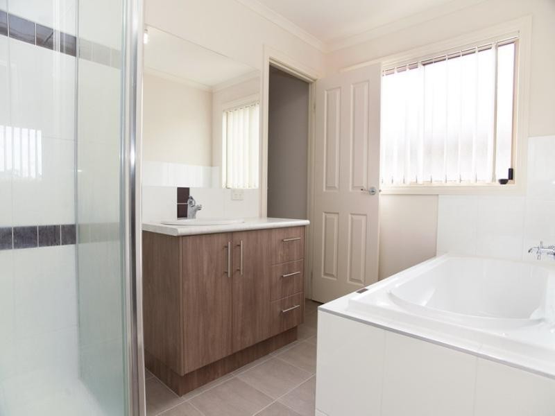 25 Chocolate Lily, Epping VIC 3076